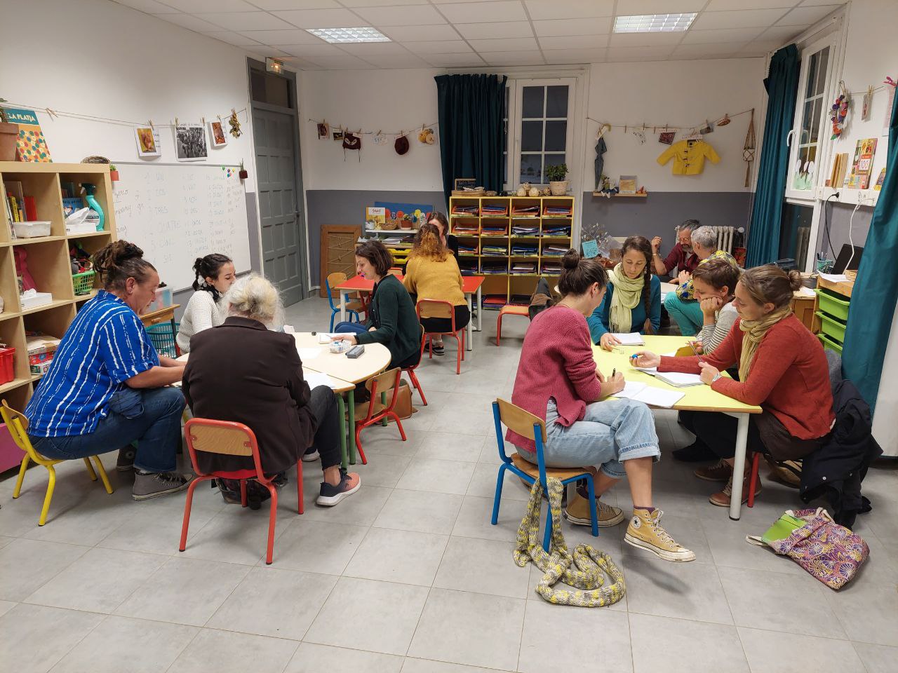 El curs de català per les famílies de l'escola, tot un èxit